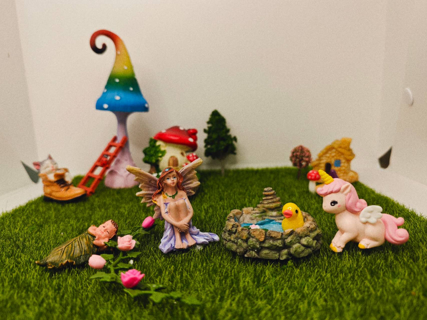 Fairy Garden Kit – 18 PCS Miniature Set with Fairy House, Mushroom, Trees, Unicorns & Fairies