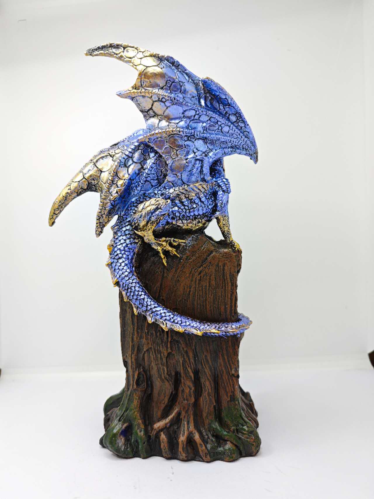 LED Blue Dragon on Crystal Throne Figure Statue Home Office Decor indoor
