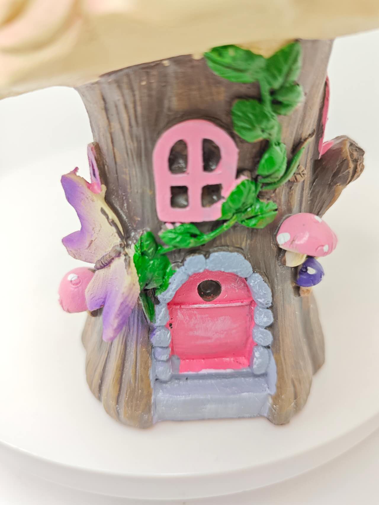 Fairy Garden Tree Trunk House with Rose Roof Resin fairy garden Miniature