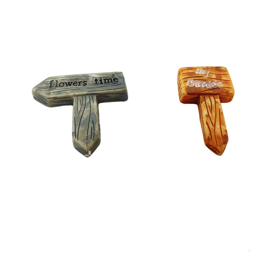Fairy Garden Accessories Wooden Direction Post Guideboard Resin Decoration for Fairy Gardens & Miniature Displays