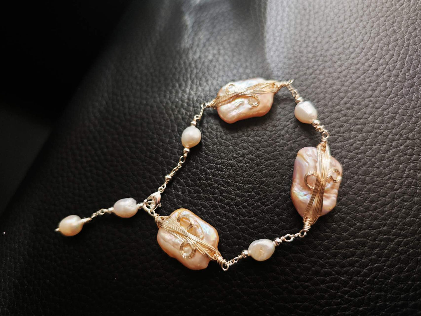 Baroque Pearl Bracelet: A Dream Woven in Gold