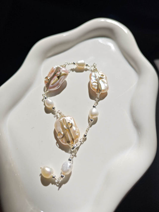 Baroque Pearl Bracelet: A Dream Woven in Gold