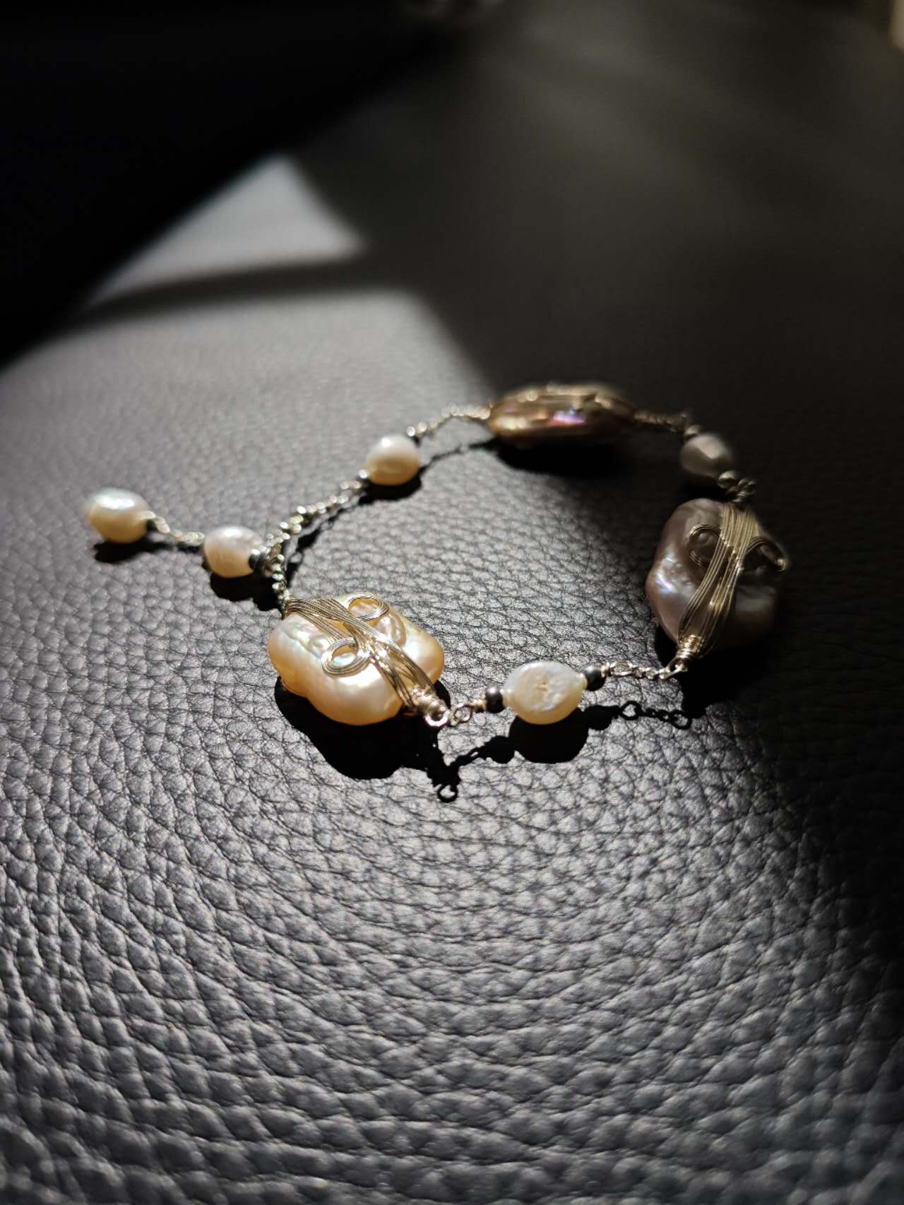 Baroque Pearl Bracelet: A Dream Woven in Gold