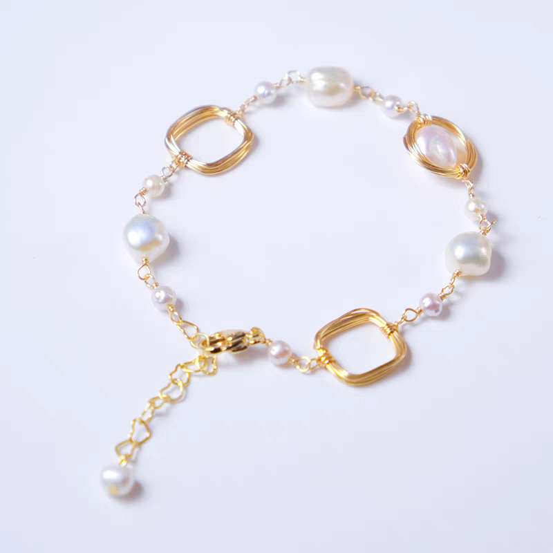 Baroque Pearl Bracelet: Elegance in Simplicity