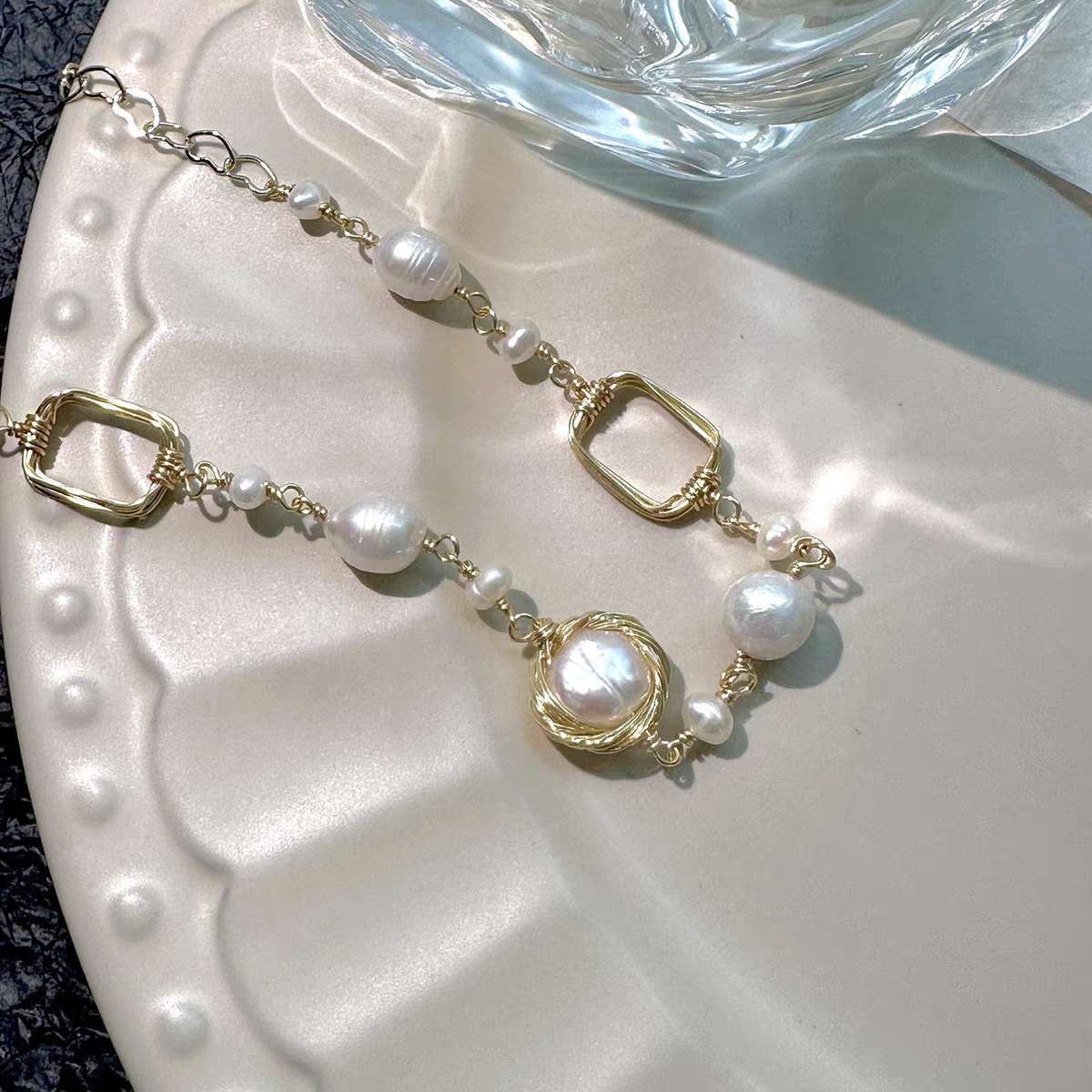 Baroque Pearl Bracelet: Elegance in Simplicity