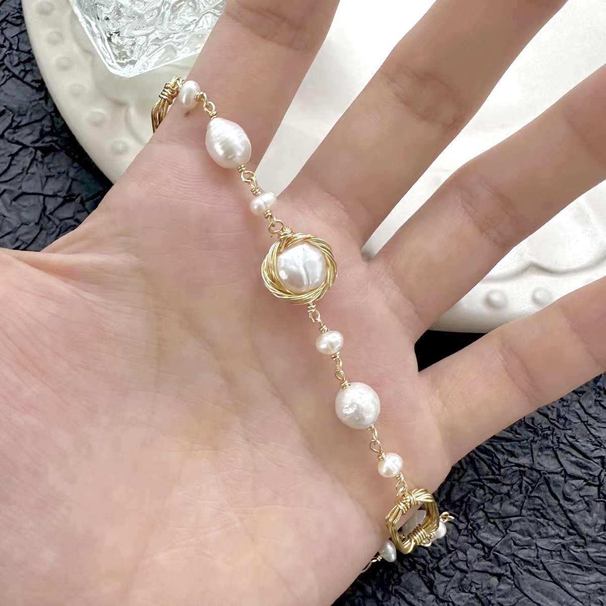 Baroque Pearl Bracelet: Elegance in Simplicity