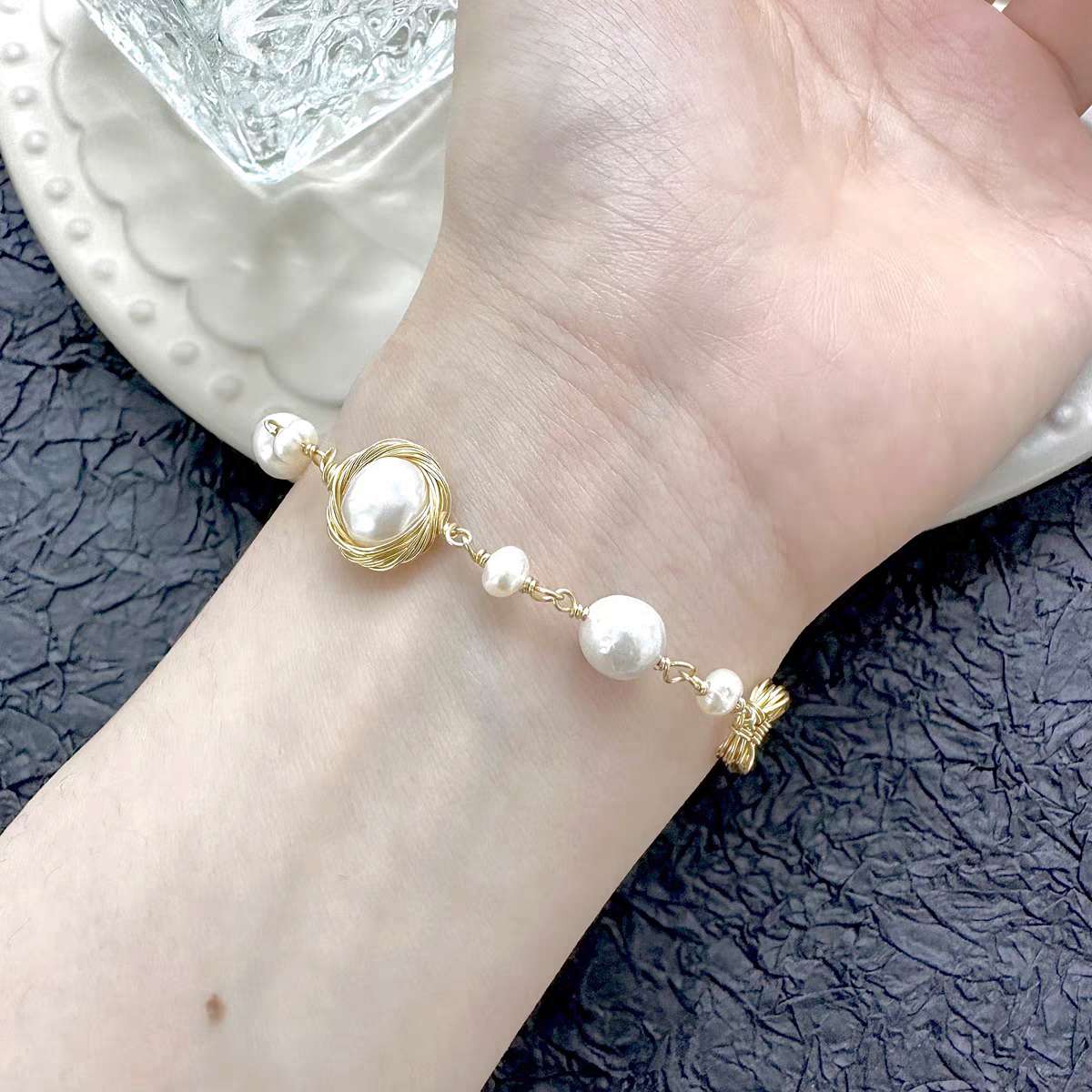 Baroque Pearl Bracelet: Elegance in Simplicity