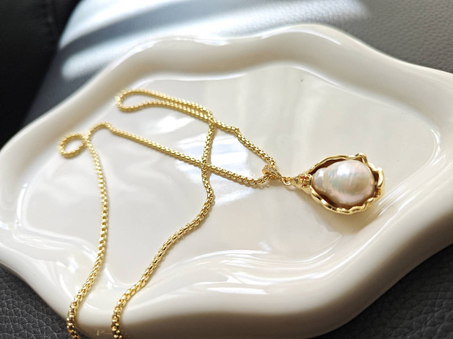 Baroque Pearl Necklace: Effortless Elegance in Simplicity