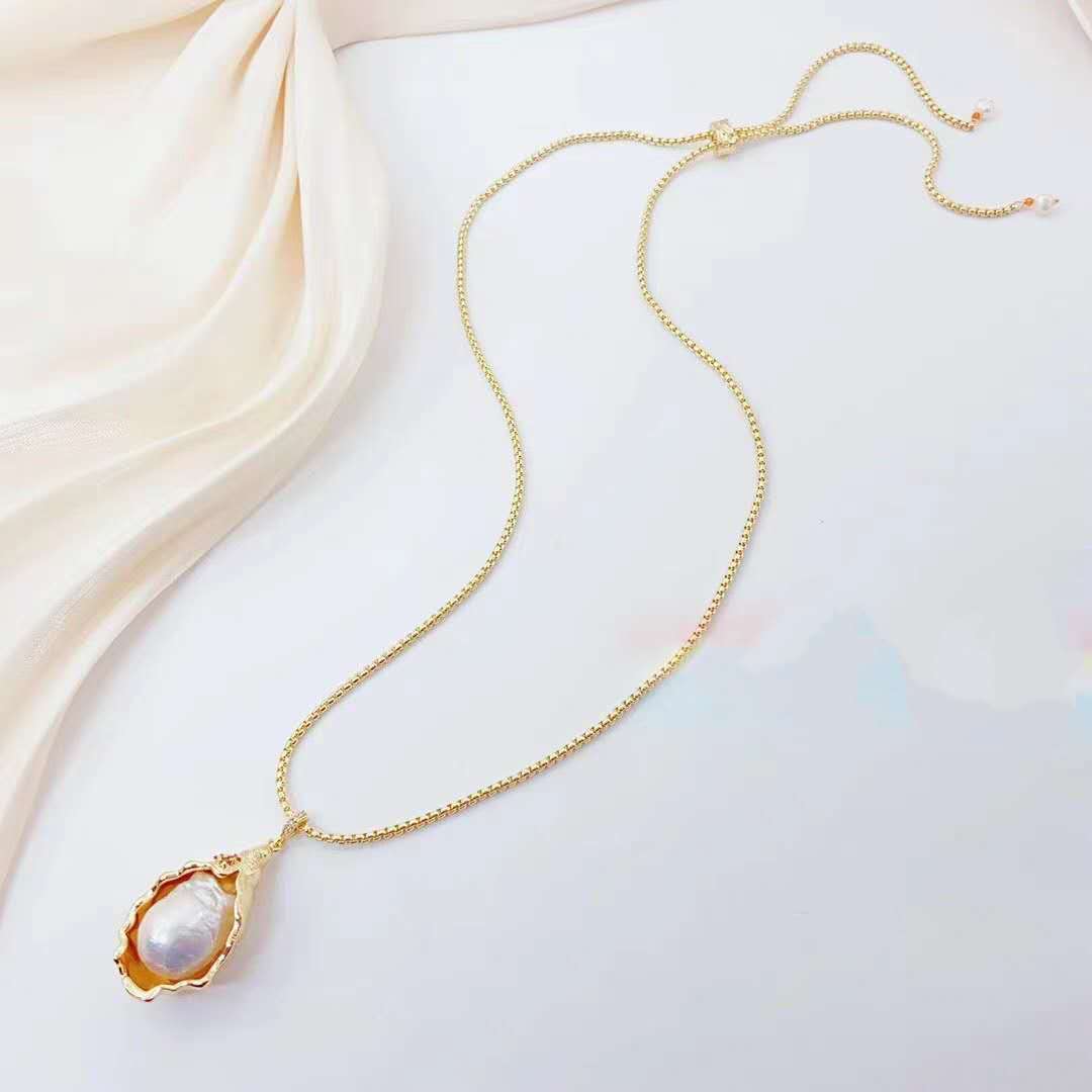 Baroque Pearl Necklace: Effortless Elegance in Simplicity