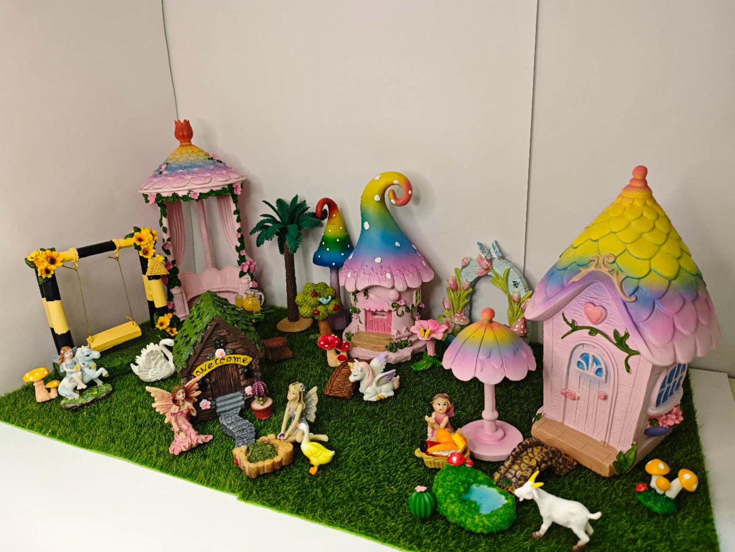 Deluxe Fairy Garden Kits (38 Pcs)