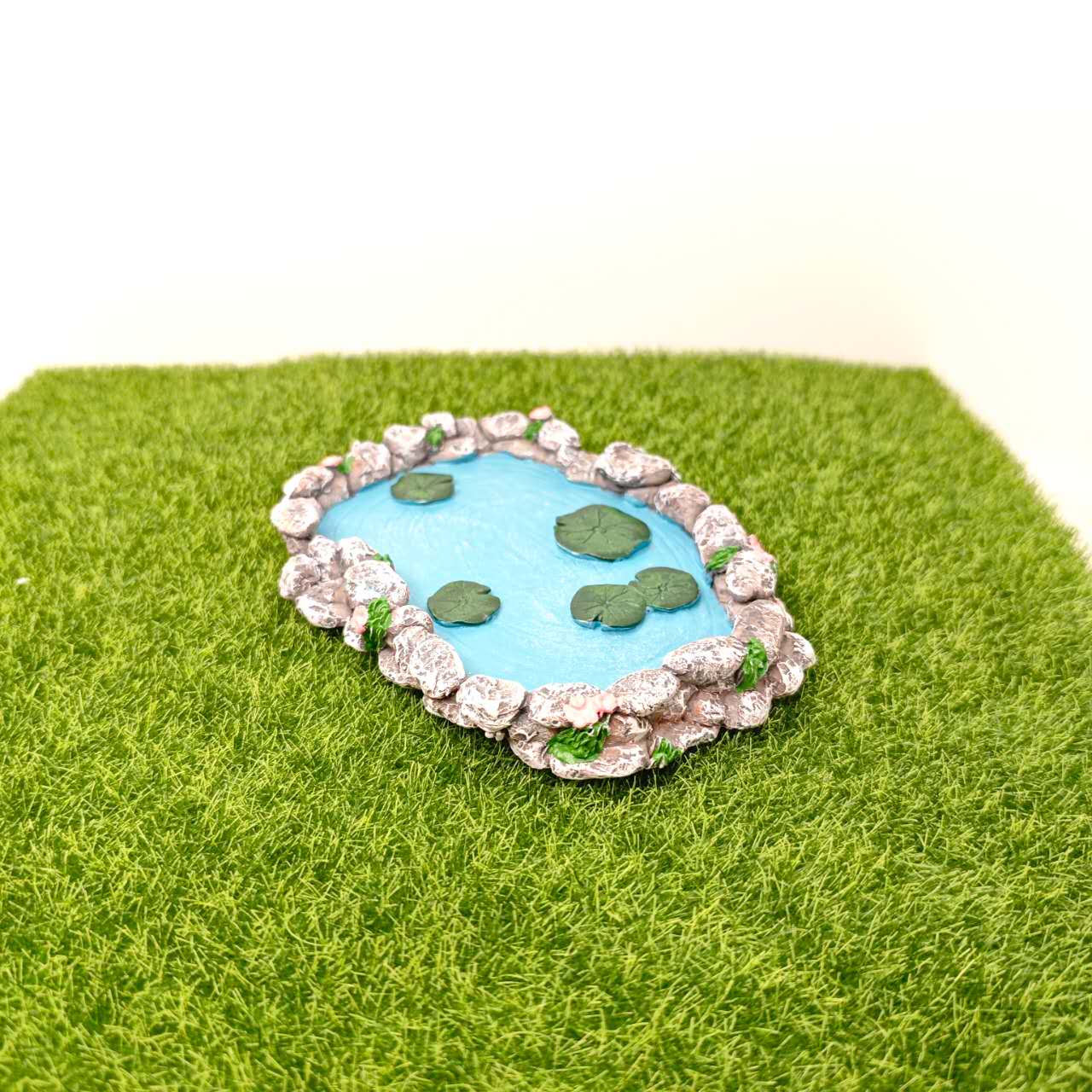 Fairy garden accessories Pond with lily pads