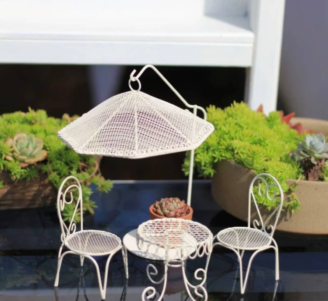 Fairy Garden Accessories Table and chair Umbrella