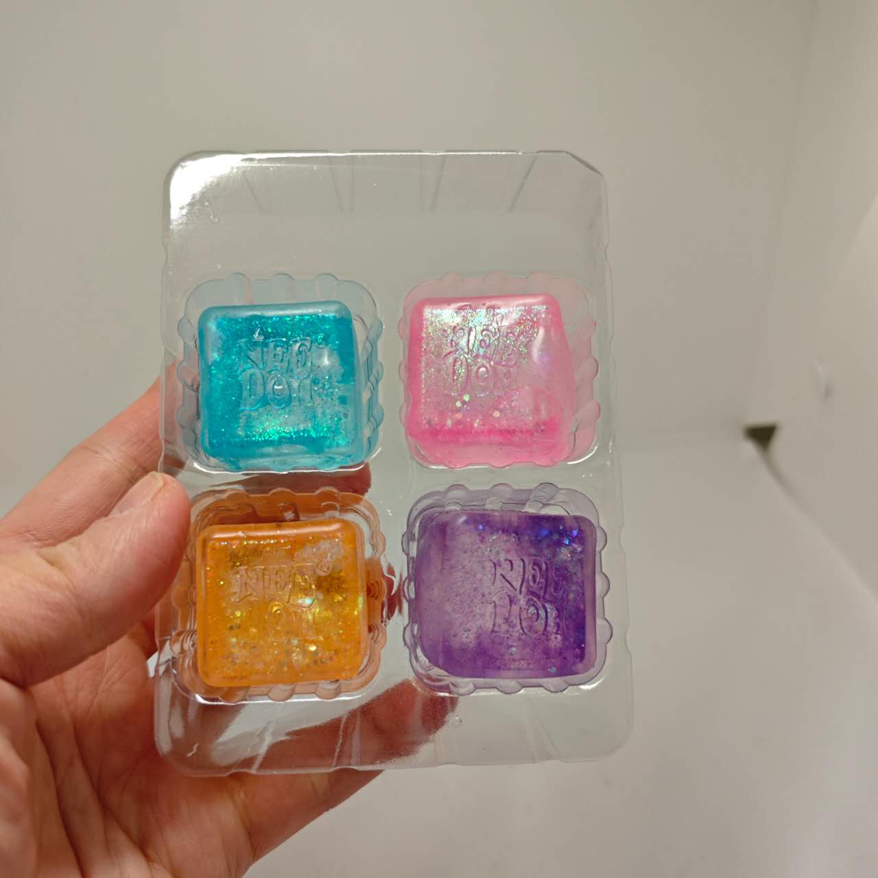NeeDoh Nice Ice Baby – 4 Pack Glitter Cubes