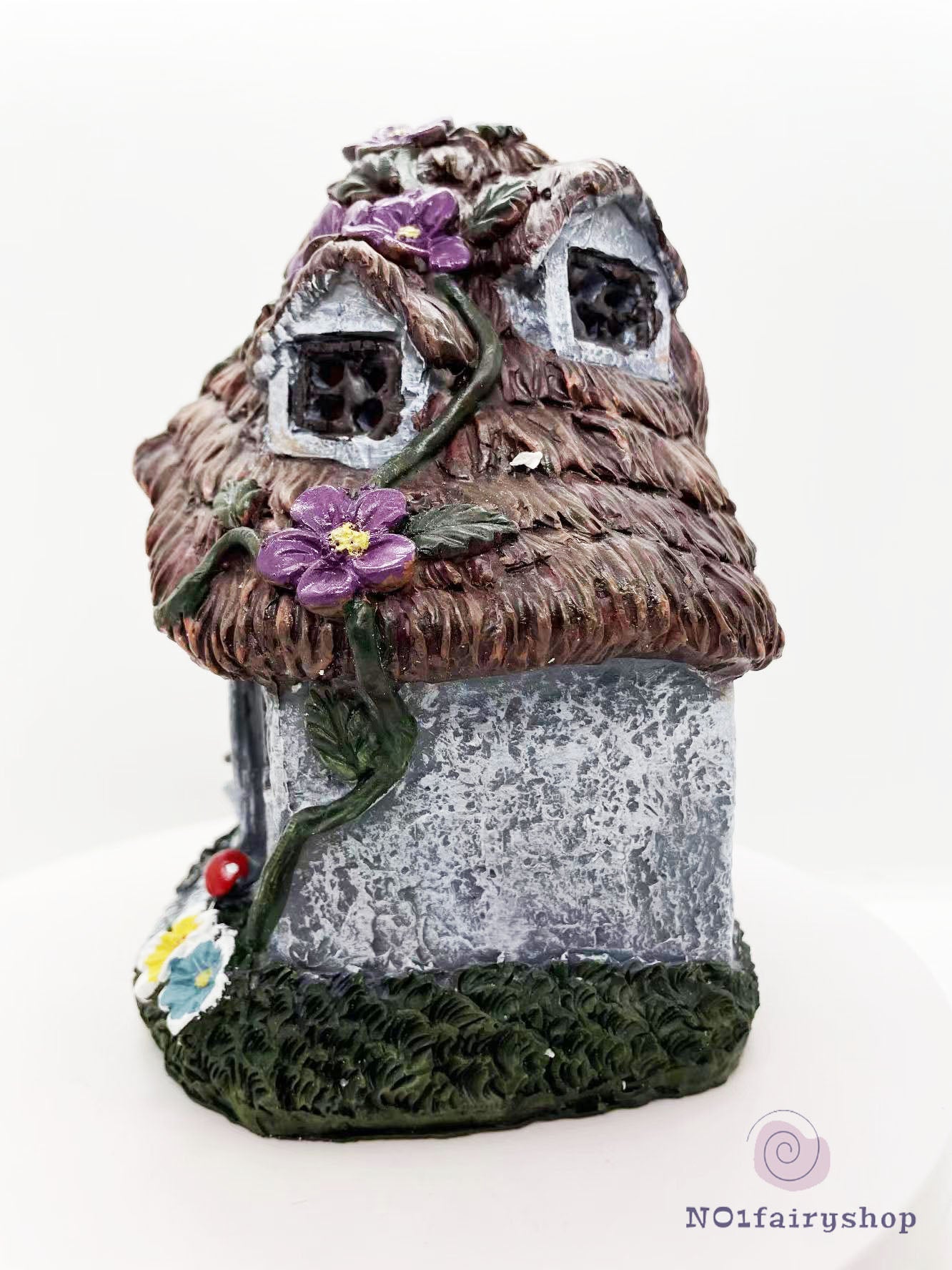 Thatch Fairy House With Solar Lights